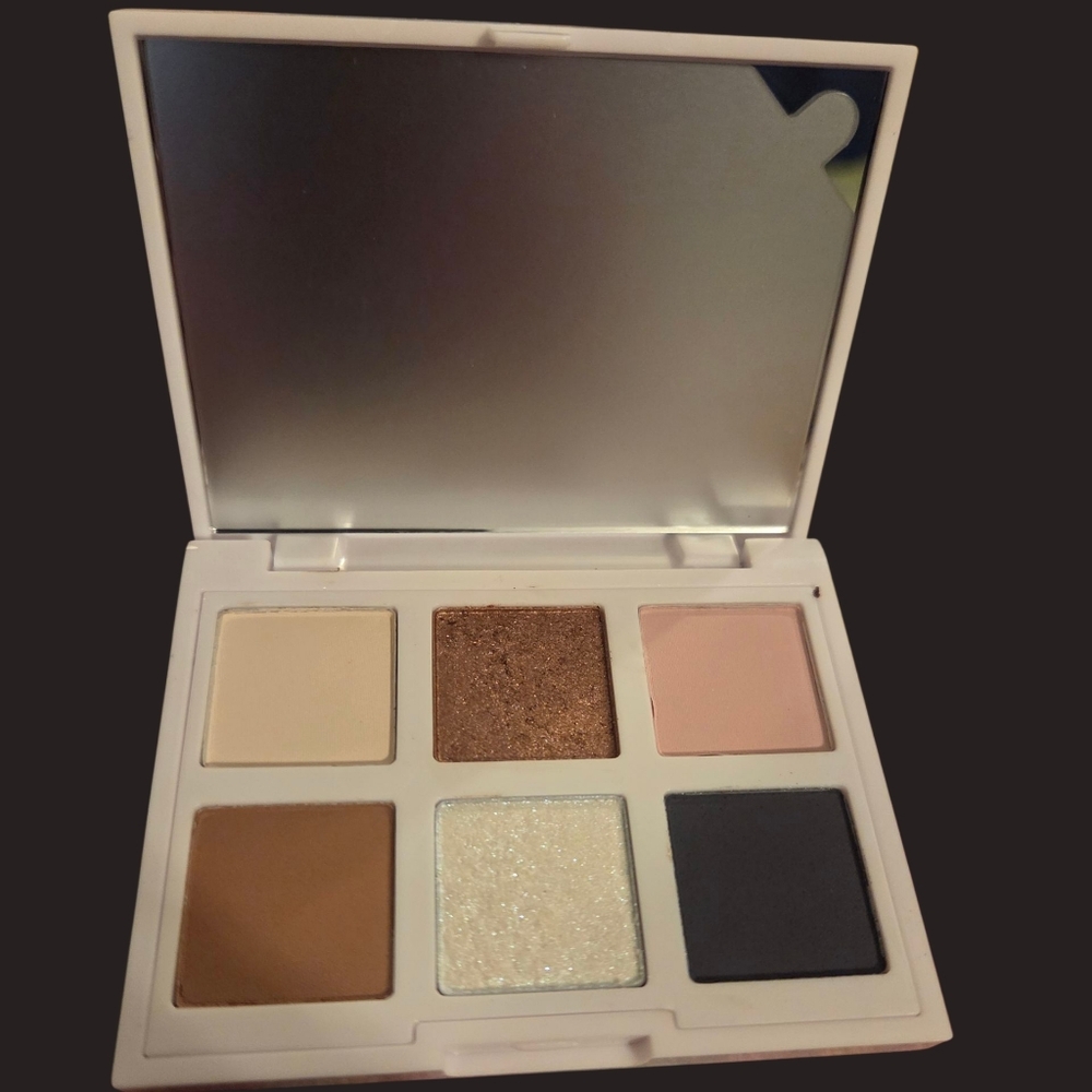 Lithe Versatile Eyeshadow Palette with Mirror